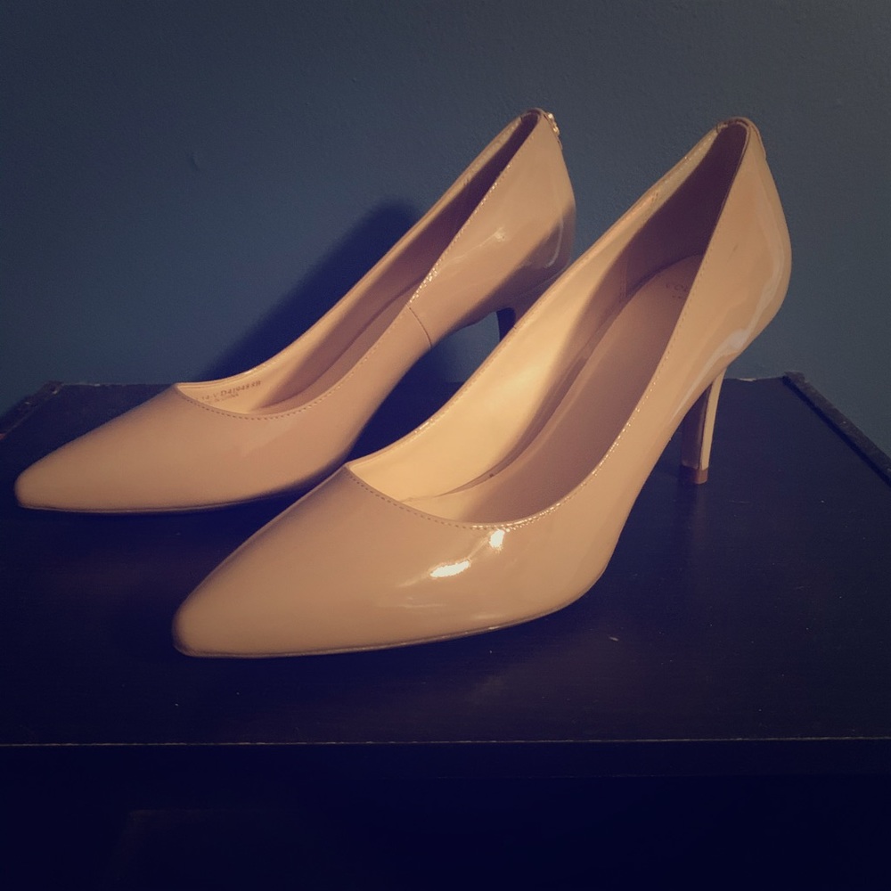 Cole Hann Pumps
